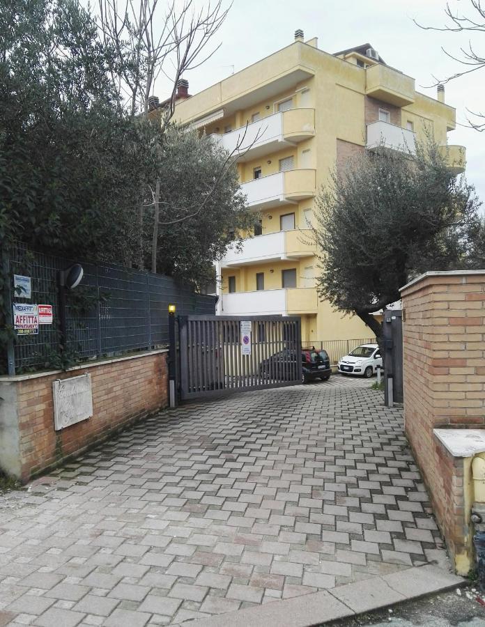 La Terrazza Di Maja Apartment Chieti Bagian luar foto